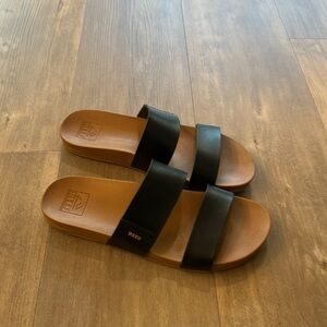Reef Cushion Vista in Black/ Tan size 8